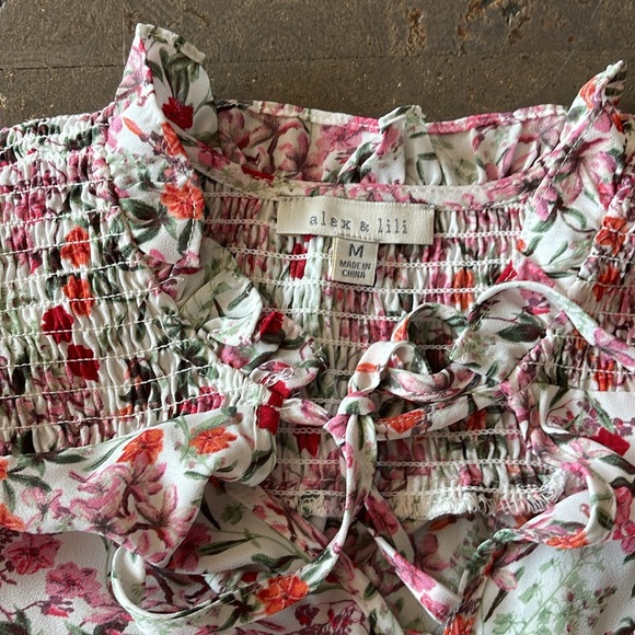 Floral peasant blouse - Picture 3 of 3